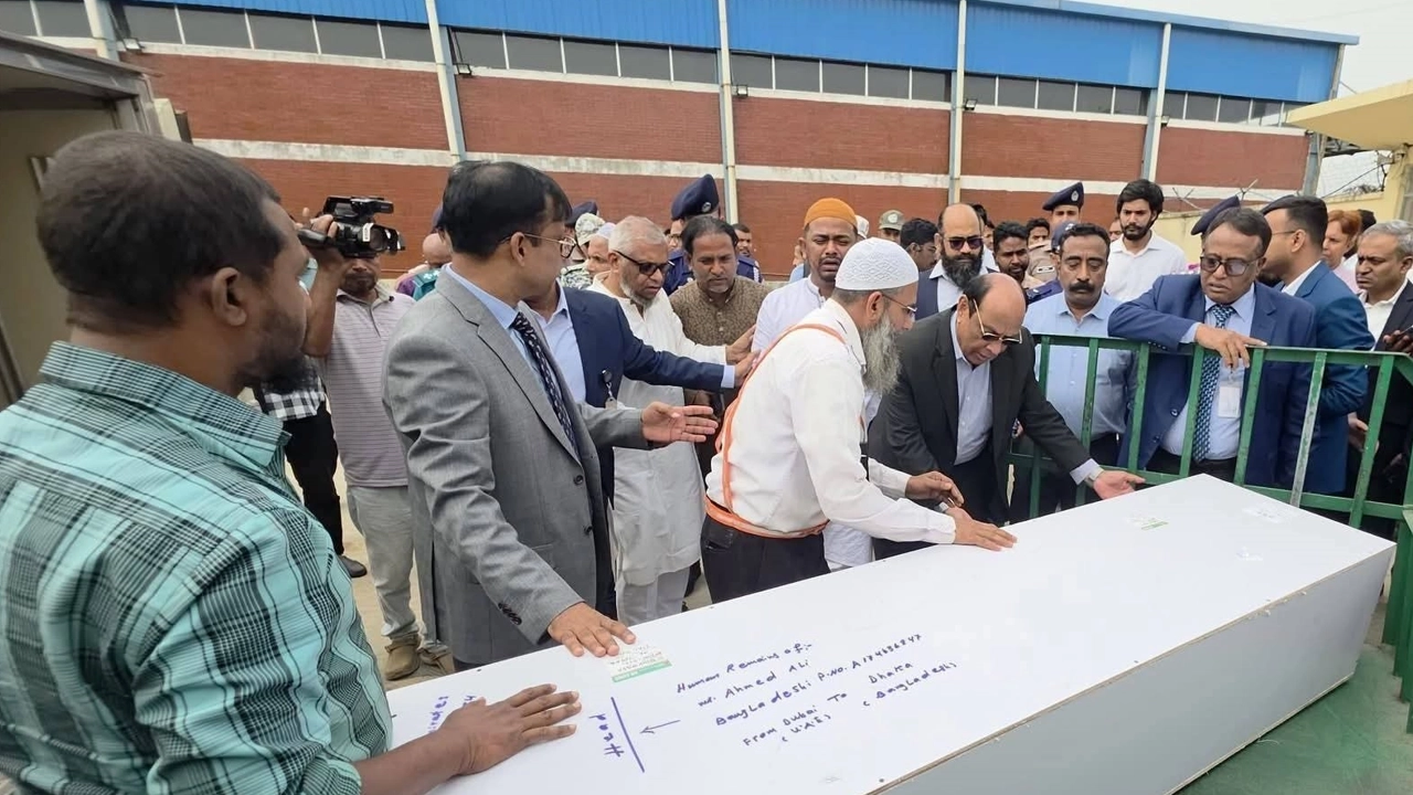 দেশে ফিরল আমিরাতে নিহত সালেহ আহমদের মরদেহ