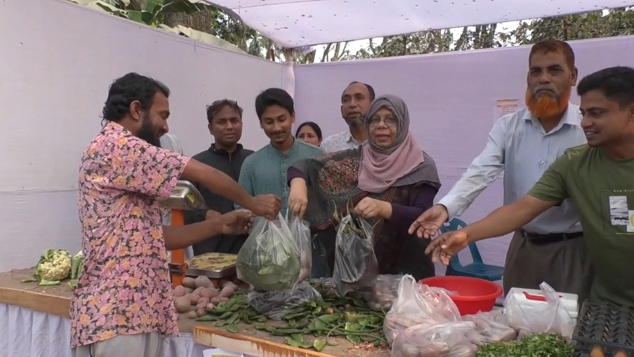 কুড়িগ্রামে শুরু হলো সপ্তাহব্যাপী বিনা লাভের বাজার