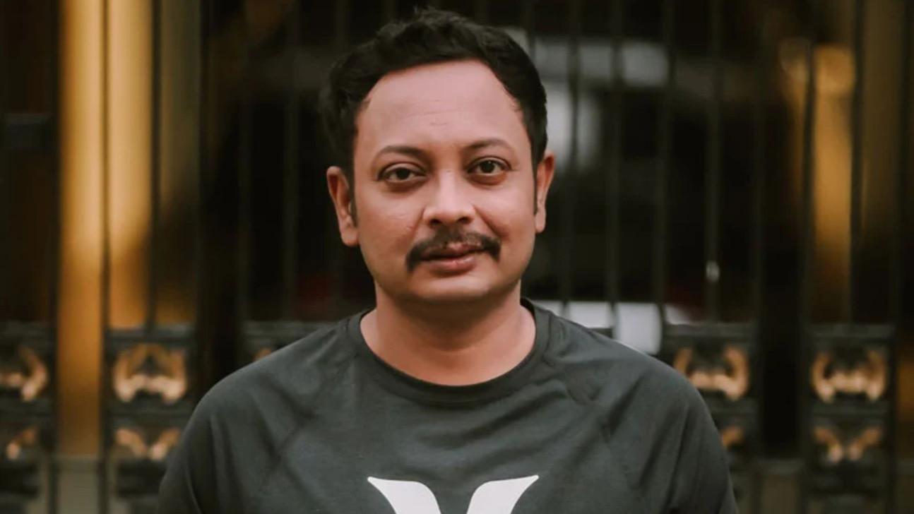 শাকিব খান পেশাদার শিল্পী, সুপারস্টার হয়েও শিল্পী হিসেবেই মেশেন: অপু