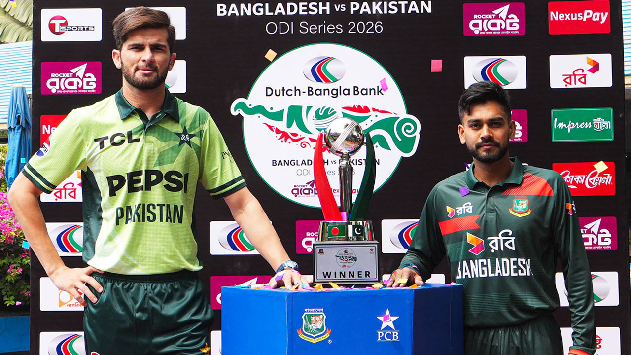 প্রথম ওয়ানডেতে পাকিস্তানের তিন ক্রিকেটারের অভিষেক হতে পারে