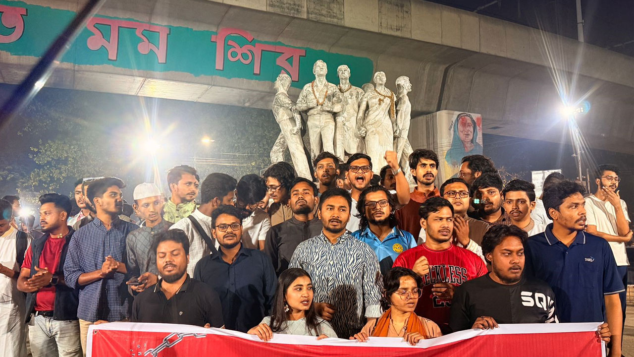 হাদীর খুনিদের ভারত থেকে ফিরিয়ে এনে বিচারের দাবিতে ছাত্রশক্তির