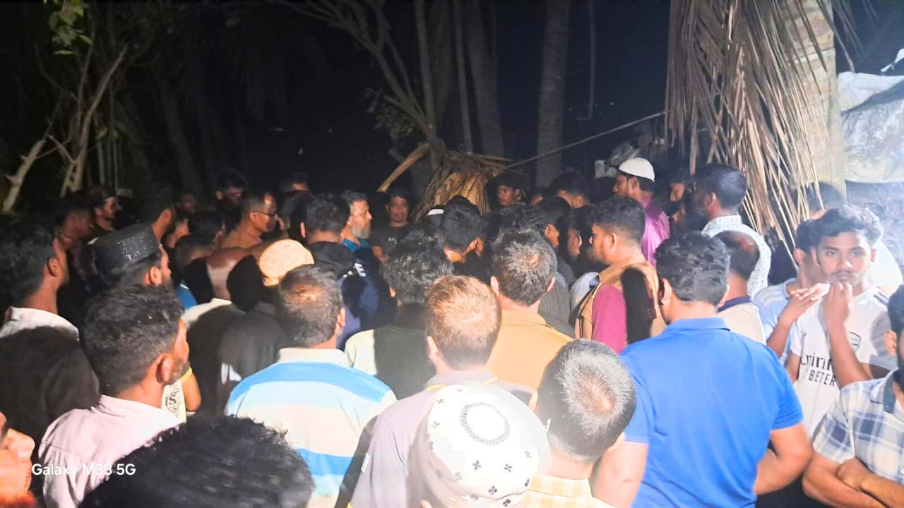 ভোলায় তারাবির নামাজের সময় বৃদ্ধাকে হত্যা করে লুটপাট