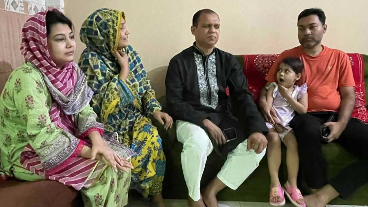 সাংবাদিক জালালের পরিবারের খোঁজ নিলেন প্রধানমন্ত্রীর অতিরিক্ত প্রেস সচিব