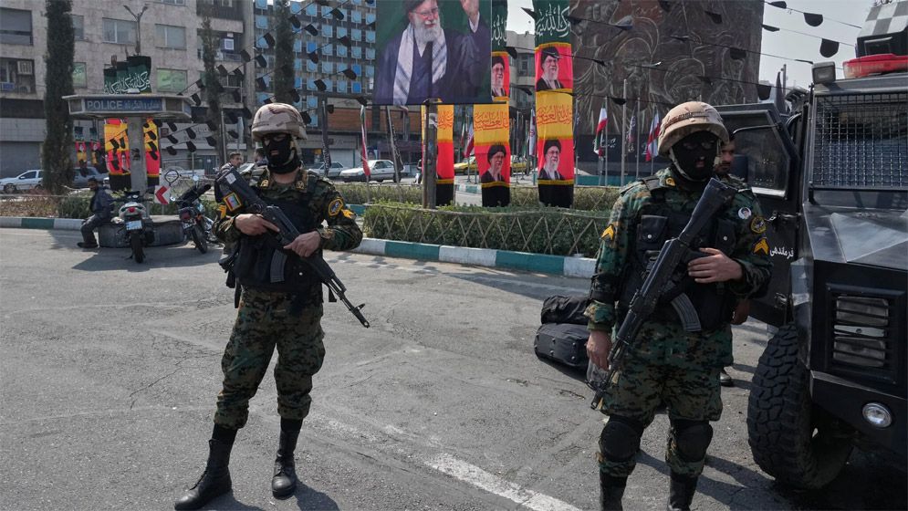 ইরানে শত্রুদের তথ্য দেওয়ার অভিযোগে ৫০০ গ্রেফতার