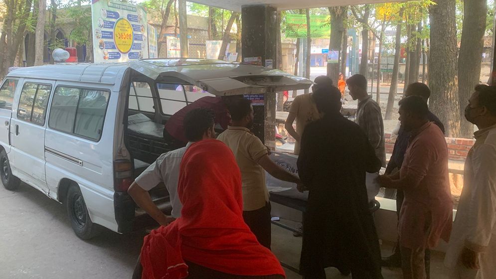 সাবেক ছাত্রলীগ নেতার স্ত্রীর ঝুলন্ত লাশ উদ্ধার