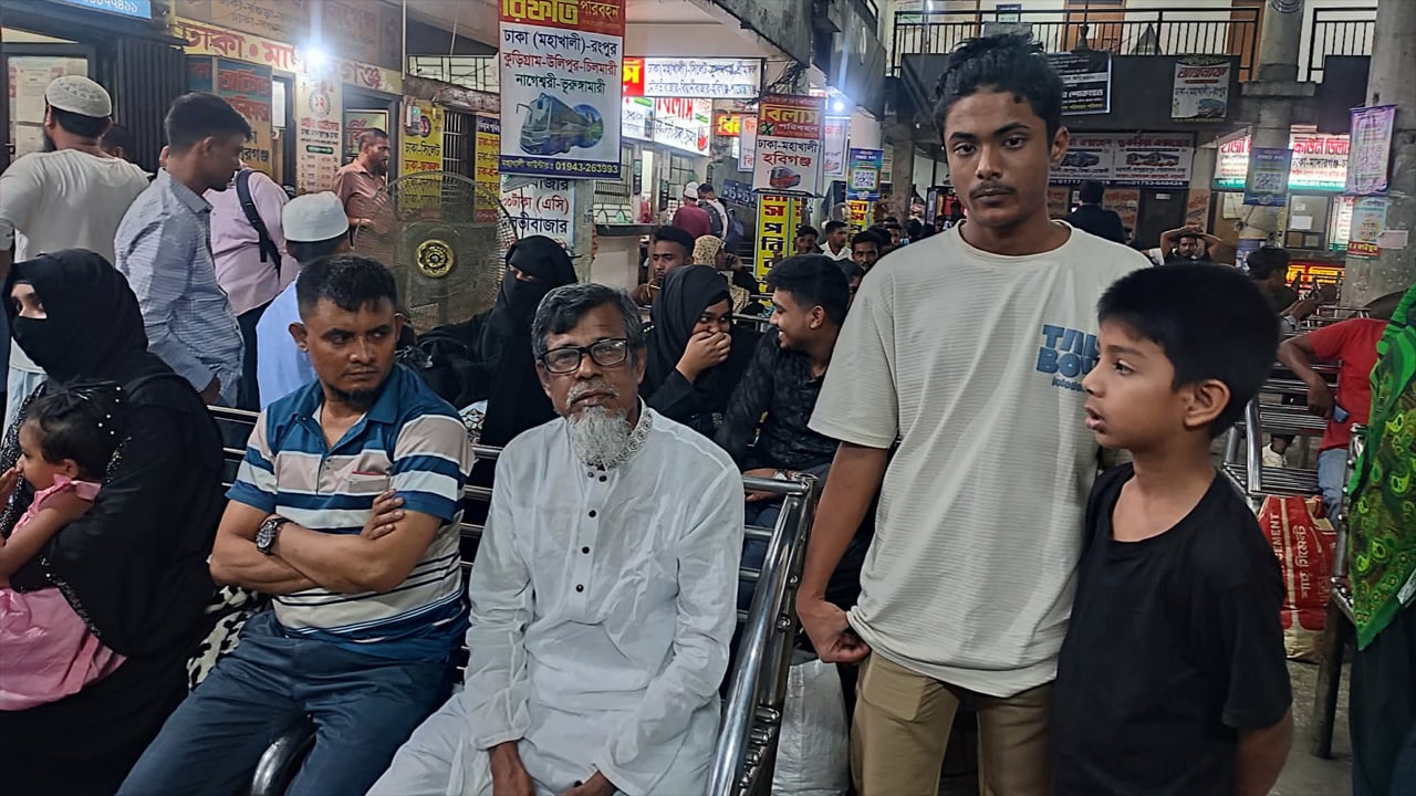 ঈদে বাড়তি ভাড়া নেই, যাত্রীদের স্বস্তি