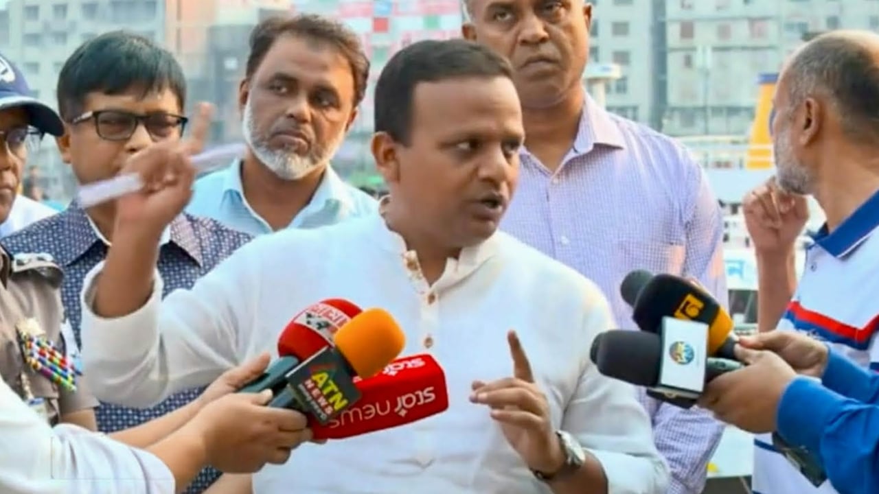 সদরঘাটে নৌপথে অনিয়মে জরিমানা, আটক ৩৭