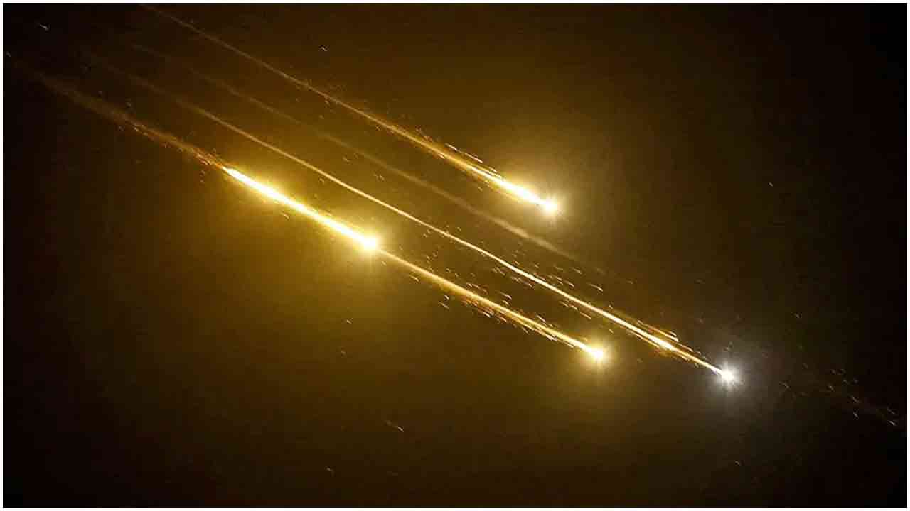 ইসরায়েলে ইরানের ৪০০ ক্ষেপণাস্ত্র, ৯২ শতাংশ প্রতিহত