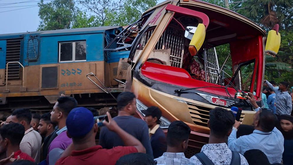 ঈদে সড়ক দুর্ঘটনায় নিহত ২৪, আহত বহু