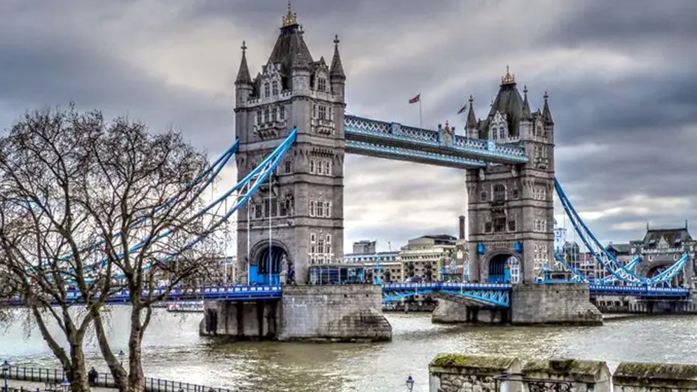 ক্ষেপণাস্ত্র আতঙ্কে প্রশ্ন, বাস্তবতা নিয়ে সন্দিহান যুক্তরাজ্য