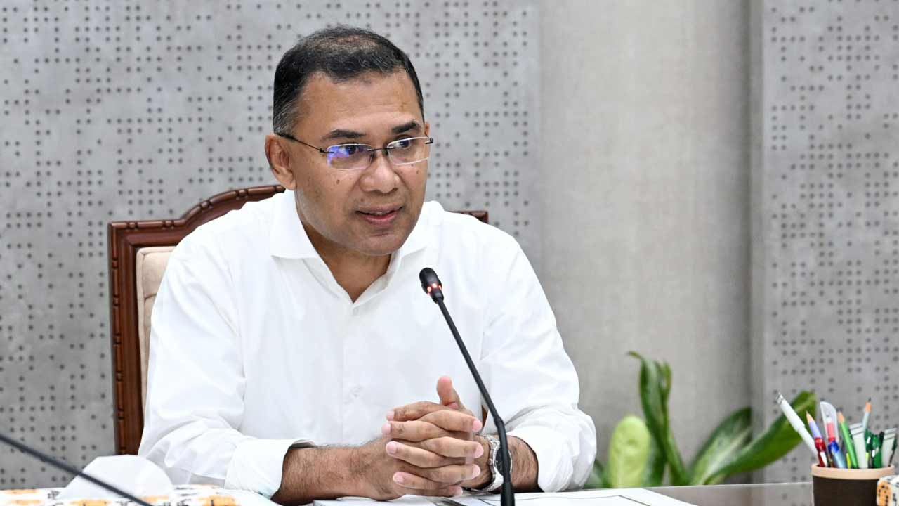 ঈদের পর প্রথম কার্যদিবসে ১১ ঘণ্টা অফিস করলেন প্রধানমন্ত্রী