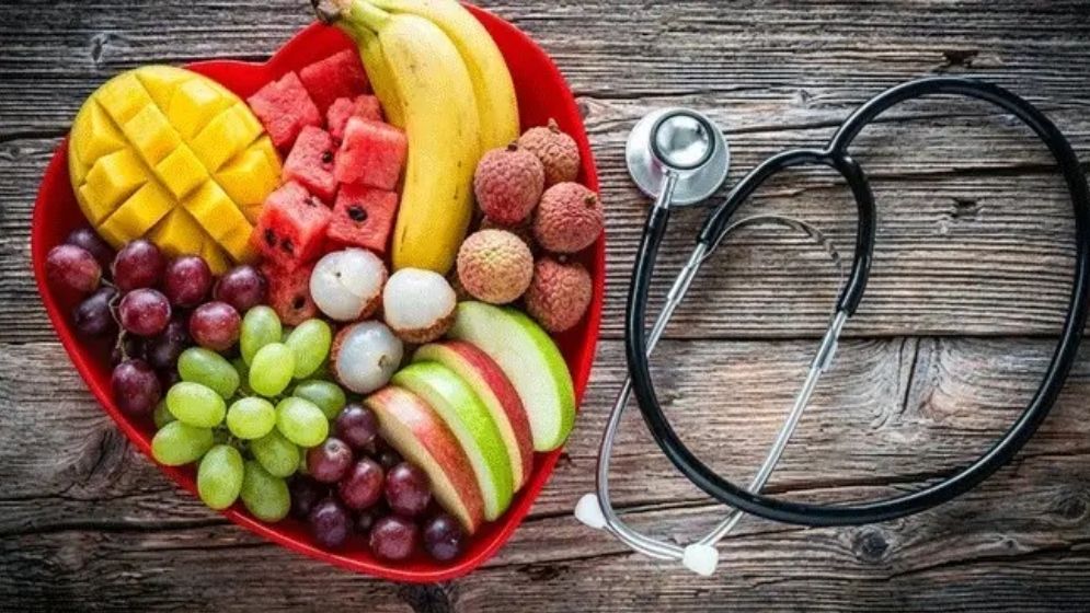হার্ট অ্যাটাকের ঝুঁকি বাড়ায় ৫ ফলের অতিরিক্ত ব্যবহার
