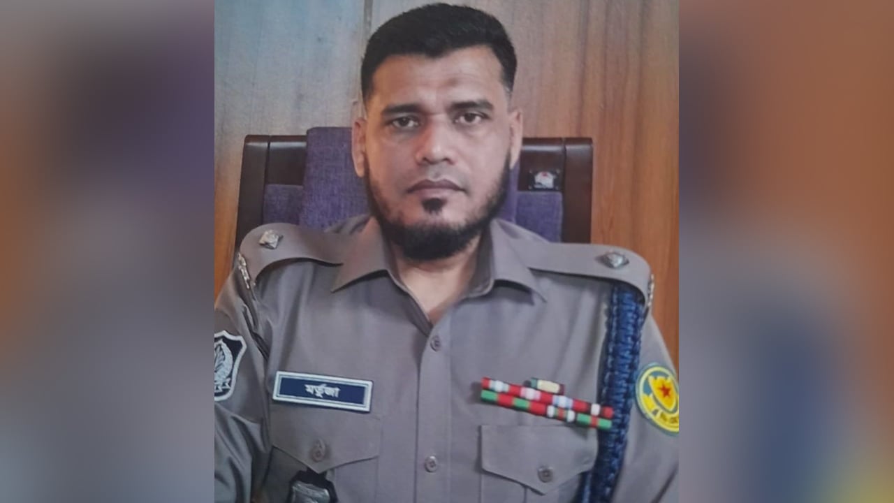 নবীন পাঞ্জাবির শোরুম বন্ধের ঘটনায় হাতিরঝিল থানার ওসি ক্লোজড