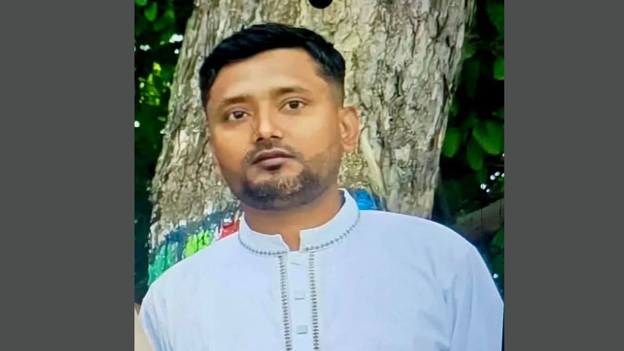 মোটরসাইকেলের চাকায় স্ত্রীর বোরকা পেঁচিয়ে দুর্ঘটনা, স্বামী নিহত