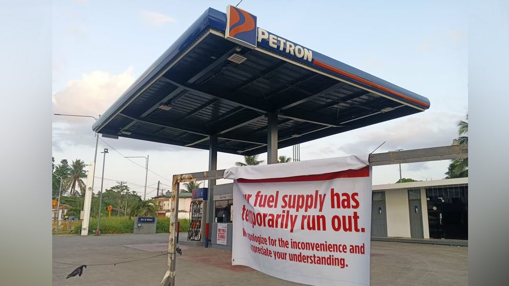 জ্বালানি সংকটে ফিলিপাইনে কয়েকশো পেট্রোল পাম্প বন্ধ
