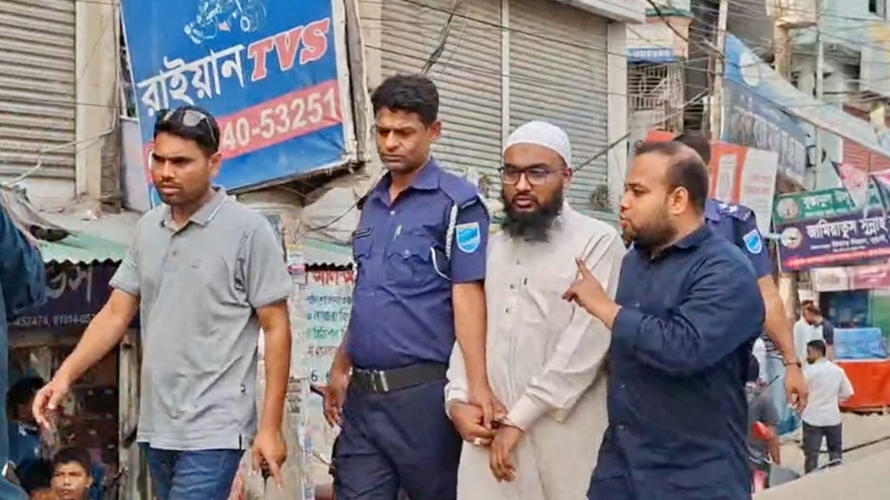 মারধরে মাদরাসাছাত্র অসুস্থ, শিক্ষক আটক