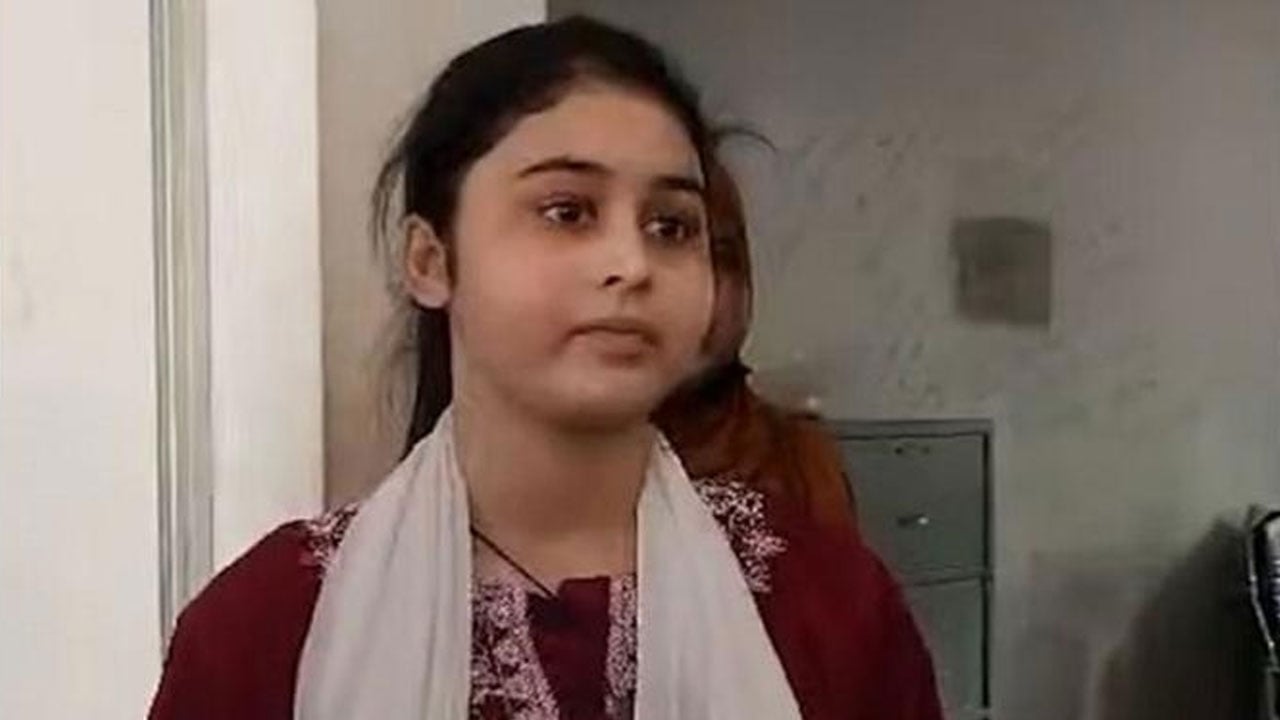 মা-ভাইসহ কন্টেন্ট ক্রিয়েটর প্রিয়া খান গ্রেপ্তার