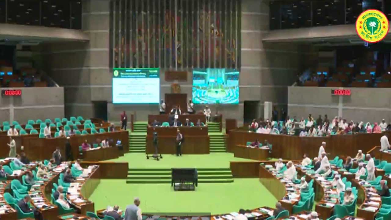 মাইক সমস্যায় সংসদ অধিবেশন ৪০ মিনিট মুলতবি