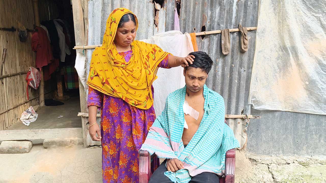 সন্তানকে কিডনি দেবেন মা, সব কিছু প্রস্তুত, নেই শুধু টাকা