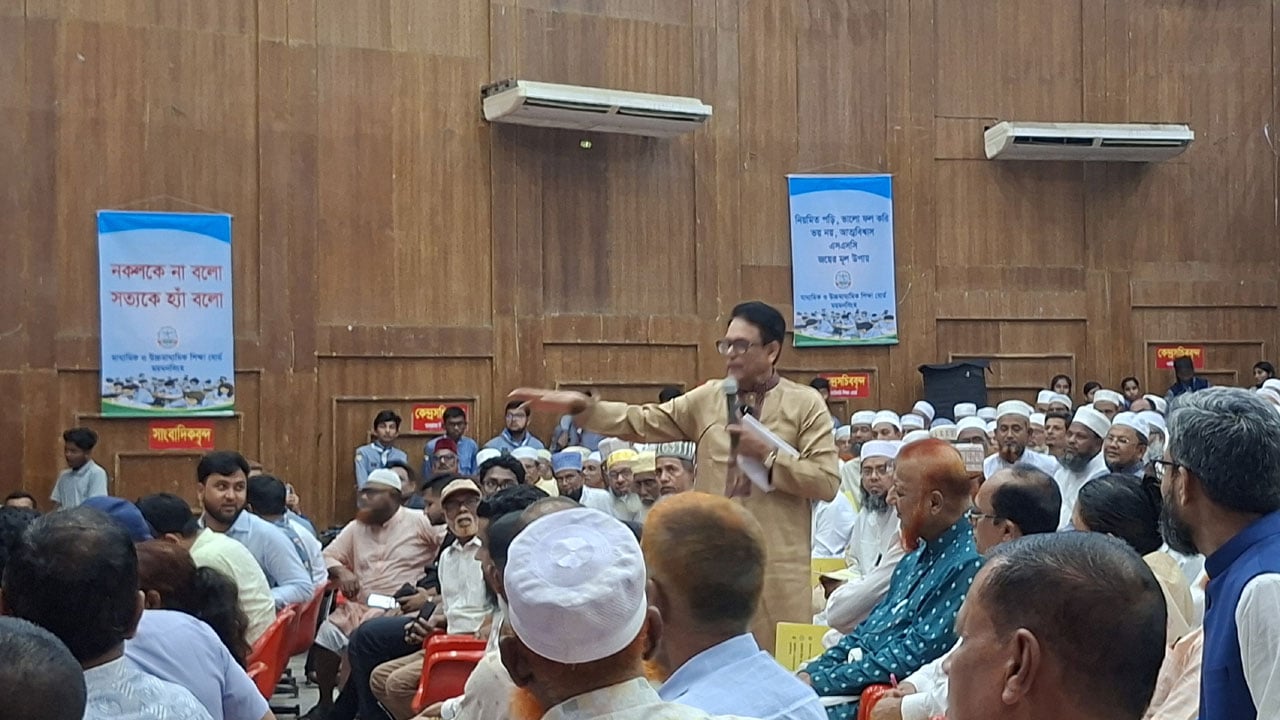 এসএসসি পরীক্ষার খাতা মূল্যায়নে অনিয়মে কঠোর ব্যবস্থা