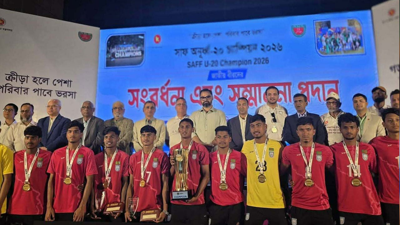 সাফ চ্যাম্পিয়নদের প্রধানমন্ত্রীর কাছে নিয়ে যাবেন ক্রীড়া প্রতিমন্ত্রী