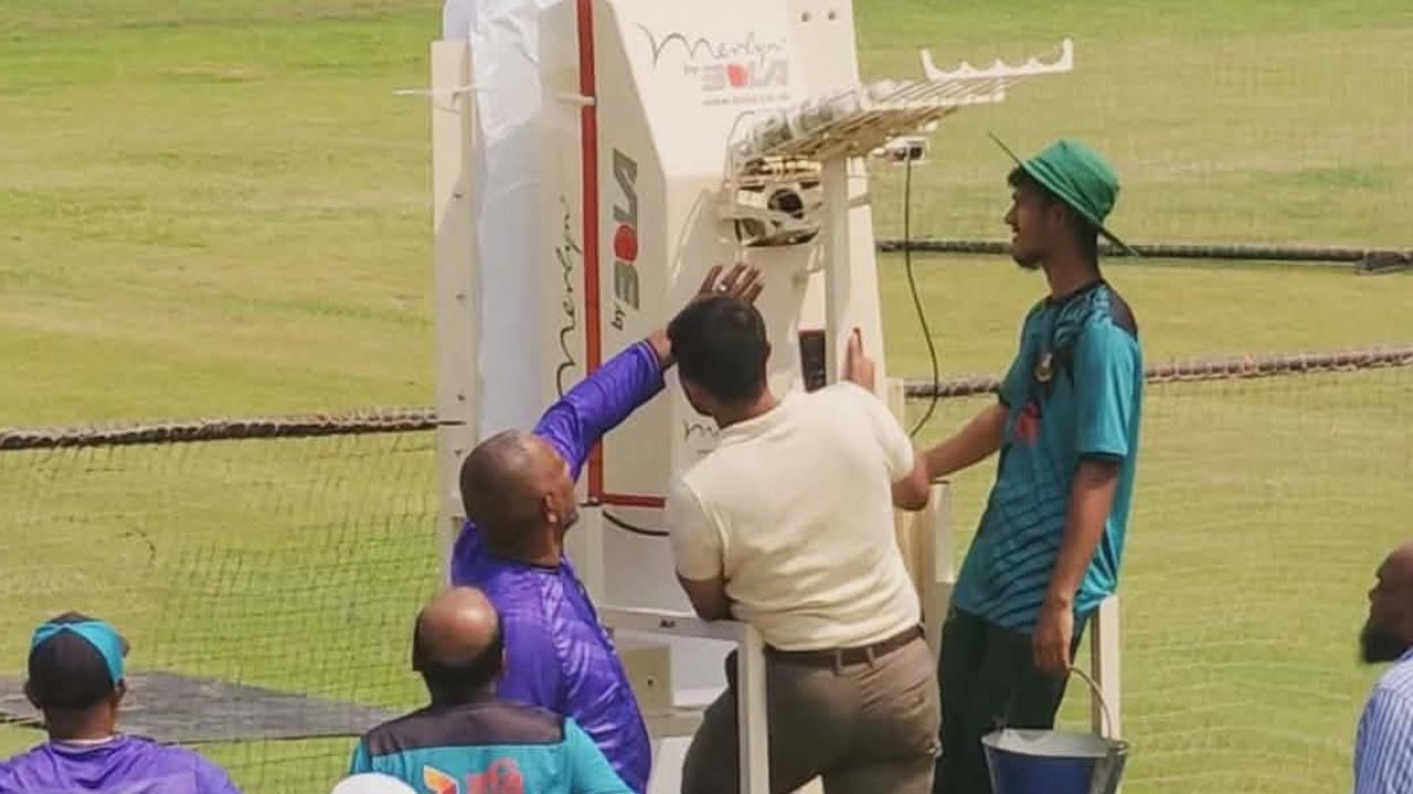থমবারের মতো বাংলাদেশে স্পিন বোলিং মেশিন, দাম কত?