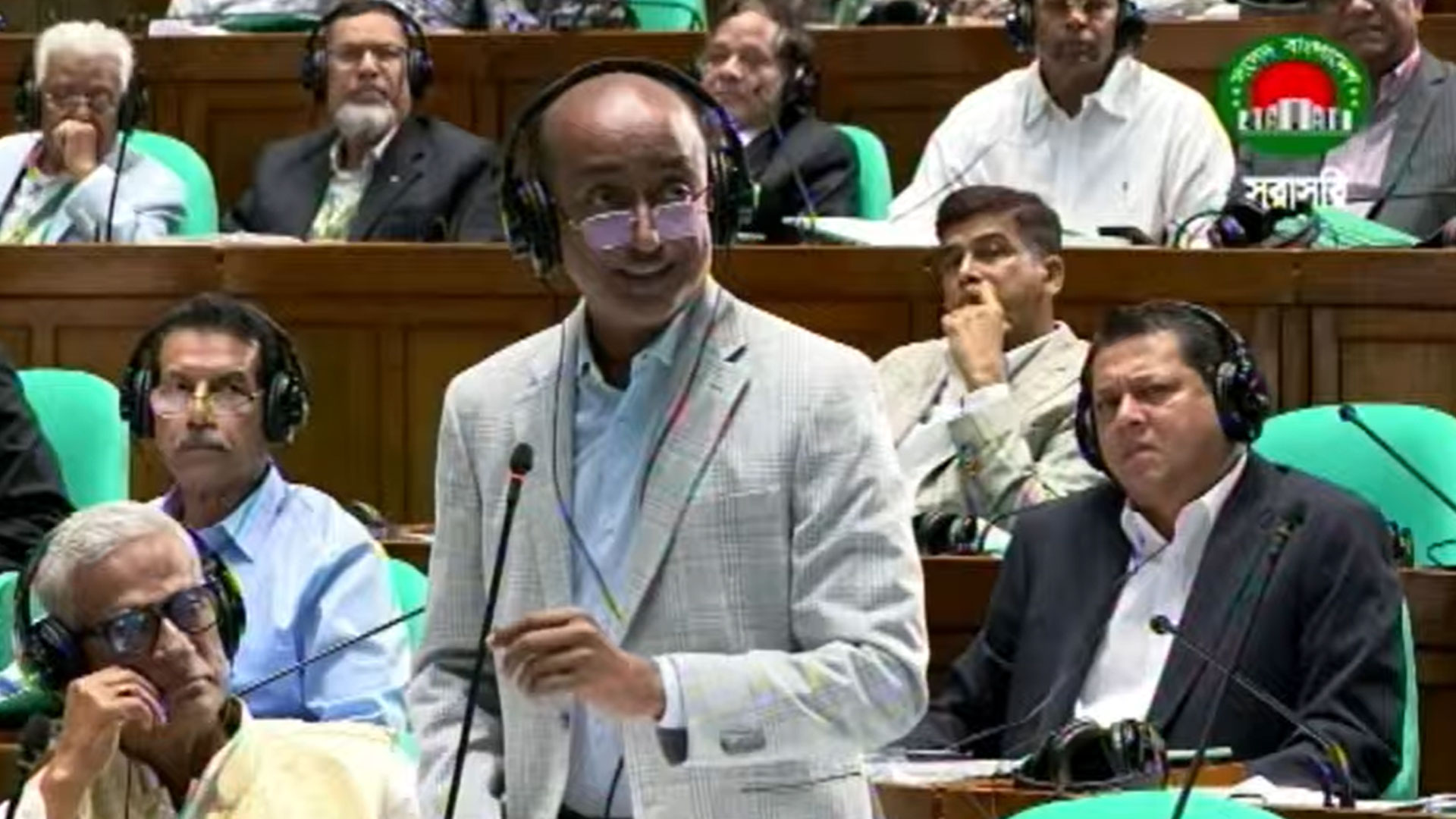 ‘উনি সব পড়েছেন, শুধু বিলটা পড়েননি’ হাসনাতকে উদ্দেশ্য করে আইনমন্ত্রী