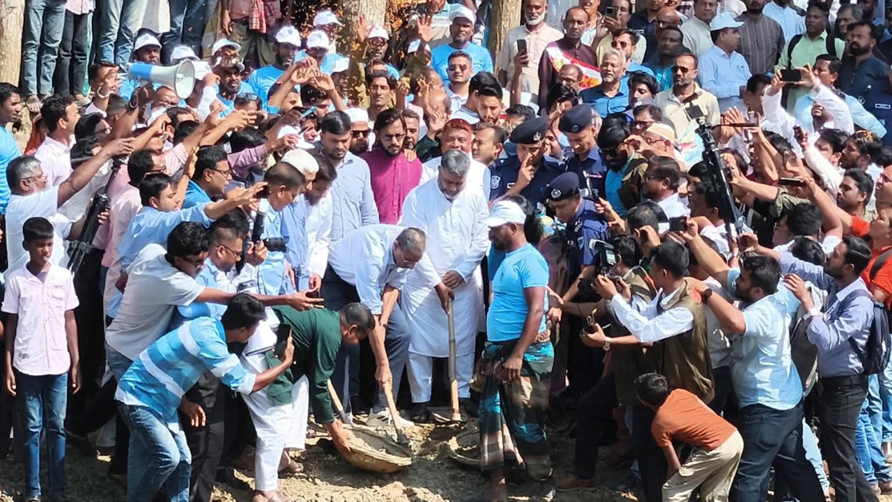 অনিয়ম ও দুর্নীতির বিরুদ্ধে সতর্ক থাকার আহ্বান মন্ত্রীর