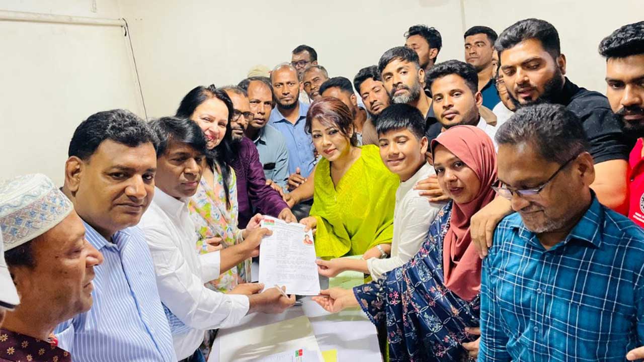 সংরক্ষিত নারী আসনে বিএনপির প্রার্থী হতে চান বাবুর সহধর্মিণী
