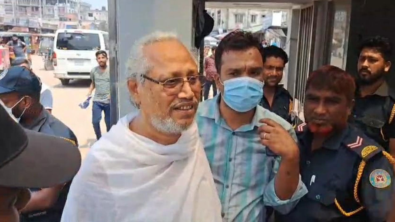 কারাগার থেকে জামিনে মুক্তি পেলেন বাউলশিল্পী আবুল সরকার