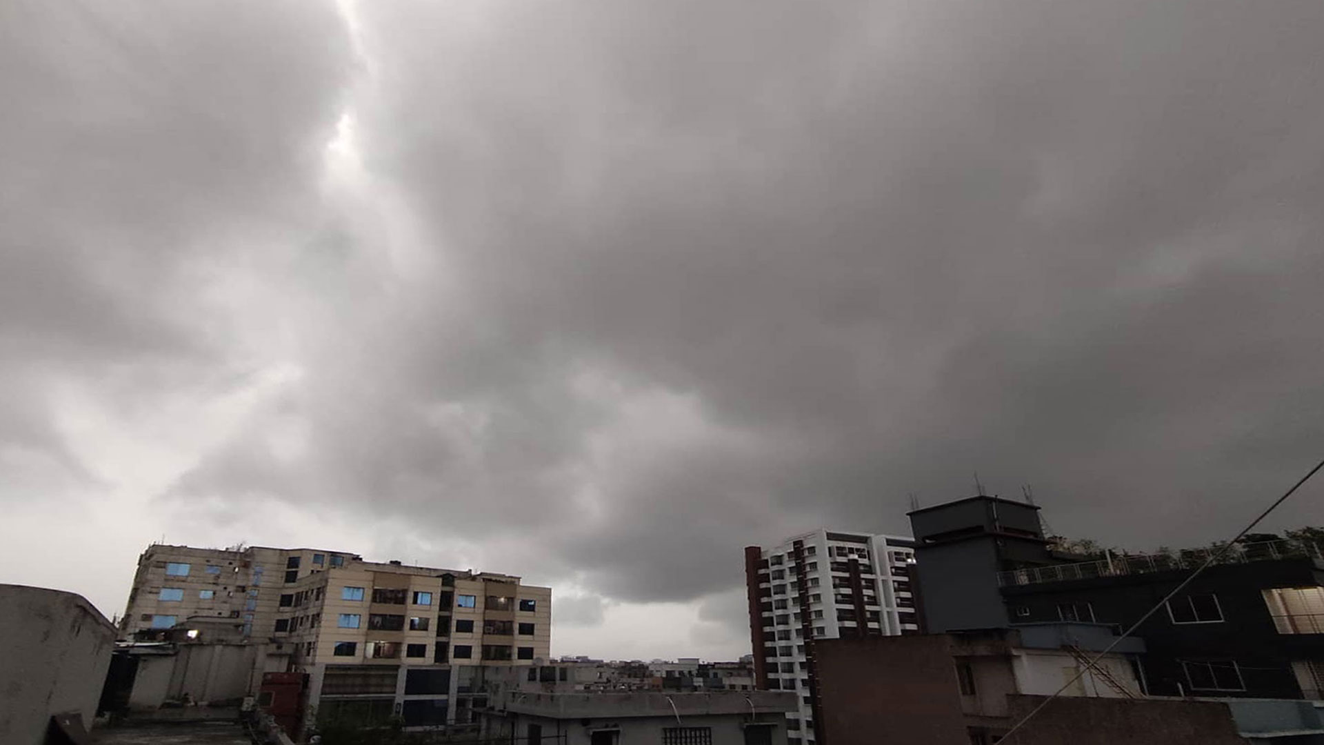 পহেলা বৈশাখে মেঘলা আকাশ, বিক্ষিপ্ত বৃষ্টির সম্ভাবনা