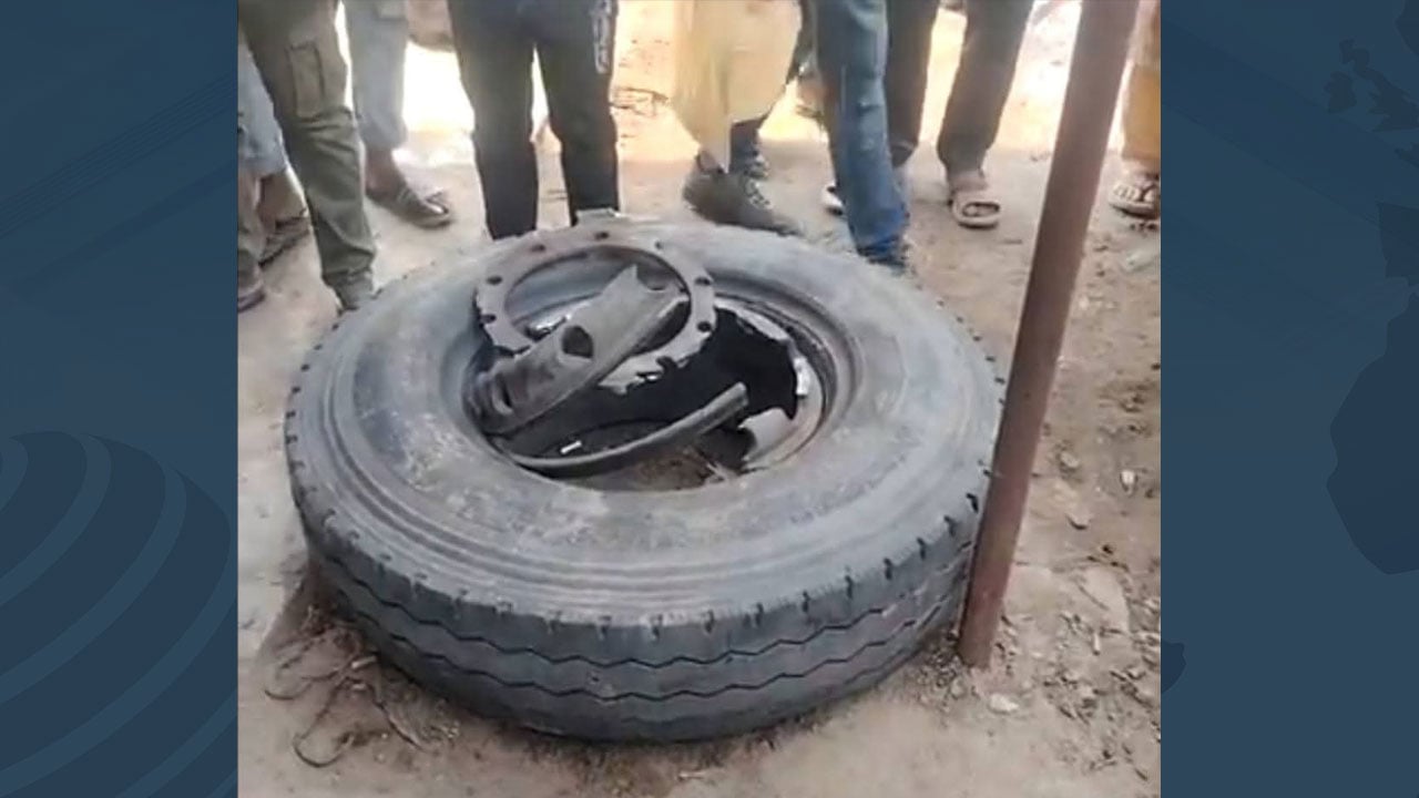 কুষ্টিয়ায় ট্রাকের চাকা বিস্ফোরণে প্রাণ গেল চালকের