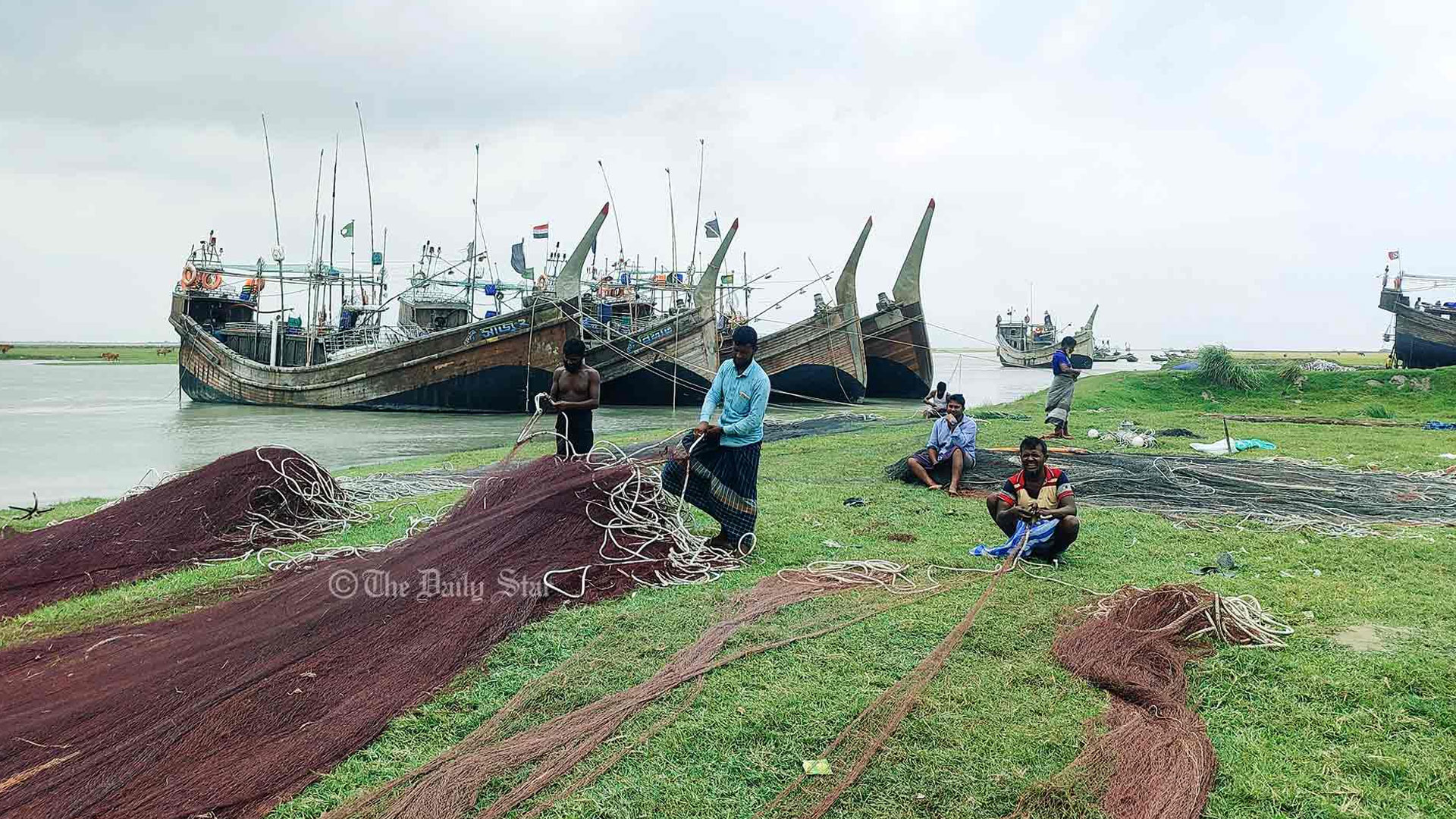 সাগরে মাছ ধরায় ৫৮ দিনের নিষেধাজ্ঞা কার্যকর