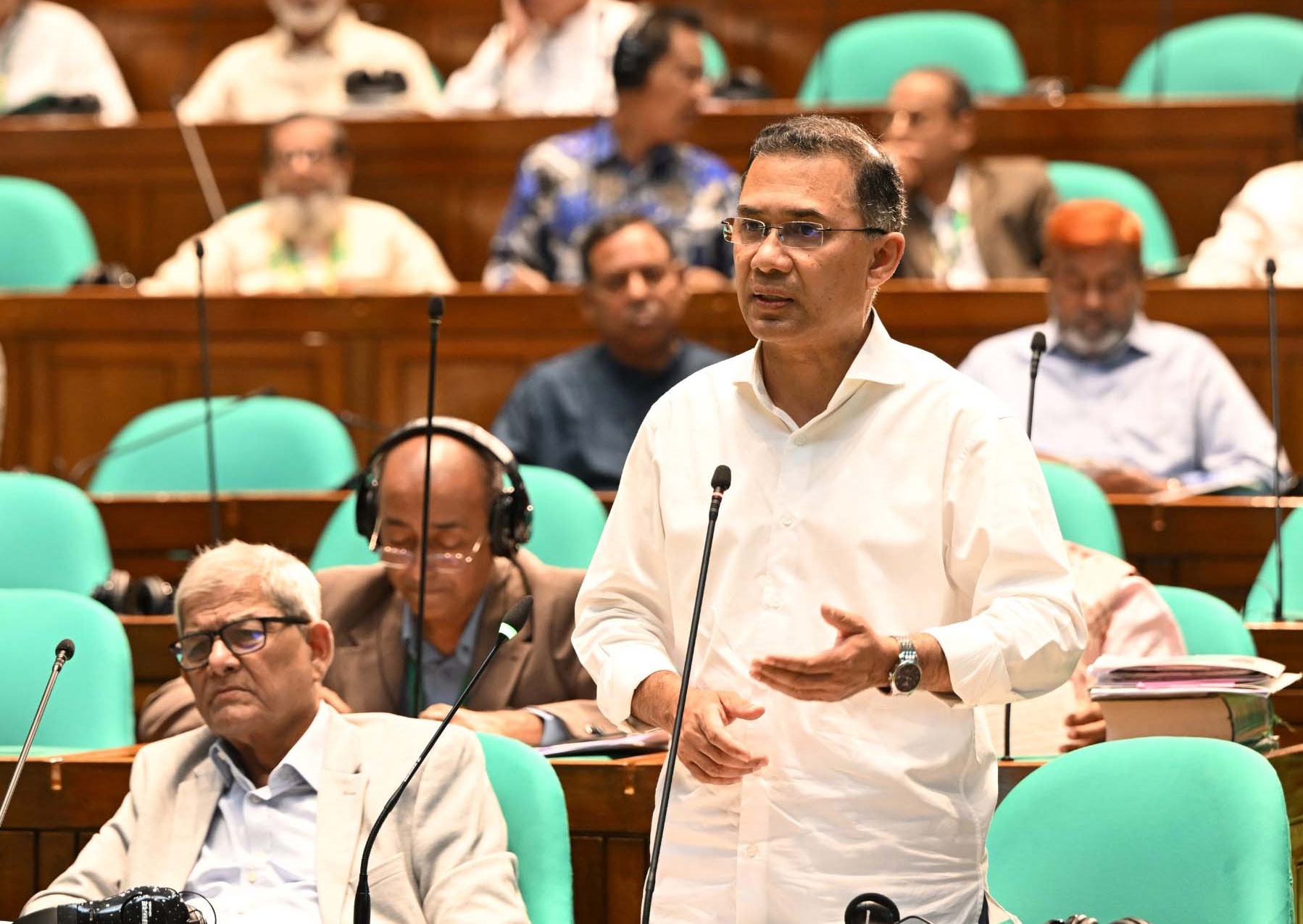 মধ্যপ্রাচ্যের বাইরে বিকল্প শ্রমবাজার খুঁজছে সরকার: সংসদে প্রধানমন্ত্রী