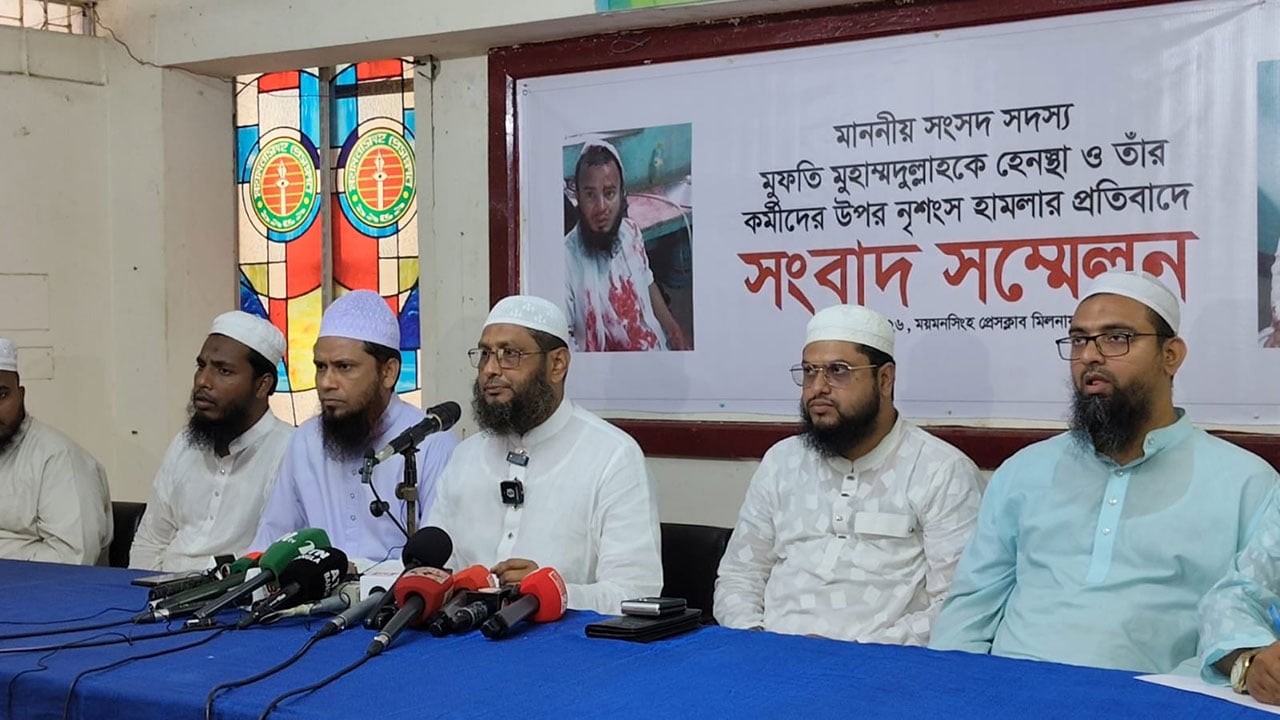 বিএনপি নেতার অভিযোগ, মারধরের শিকার ব্যক্তির শরীরে মুরগির রক্ত