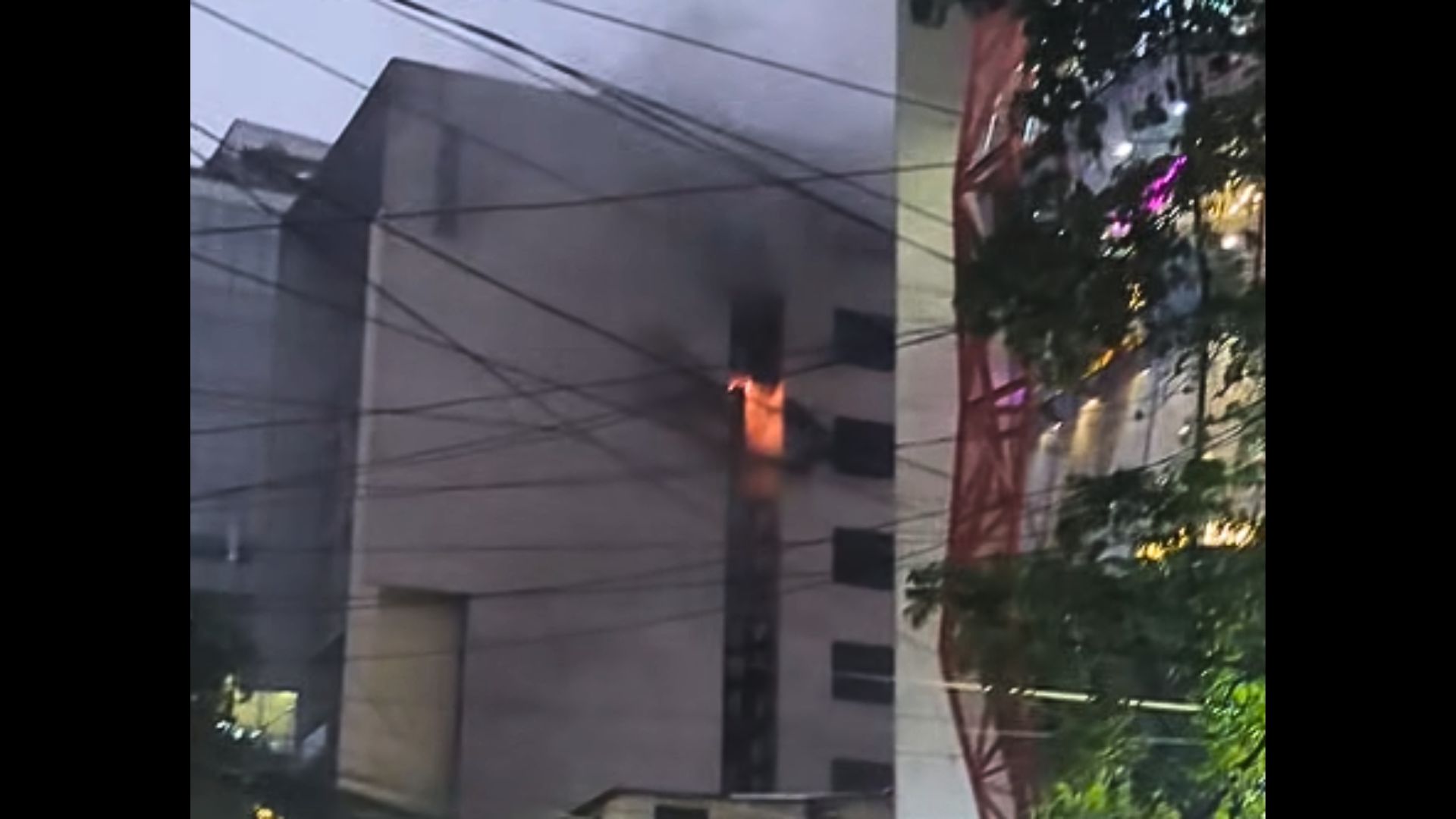 বনানীর বহুতল ভবনের আগুন নিয়ন্ত্রণে এসেছে