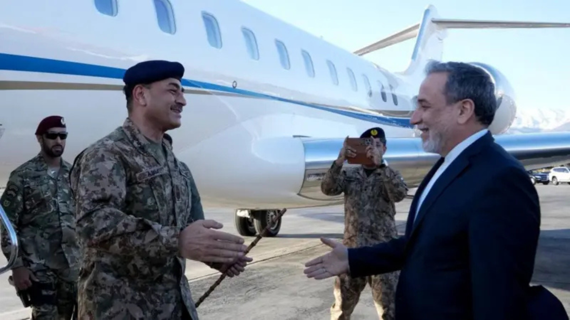 ইরান-যুক্তরাষ্ট্র আলোচনা পুনরায় শুরুর আগে তেহরানে পাকিস্তানের সেনাপ্রধান