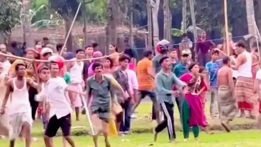 ফুটবল খেলাকে কেন্দ্র করে দুই গ্রামবাসীর সংঘর্ষ, ওসিসহ আহত ২০