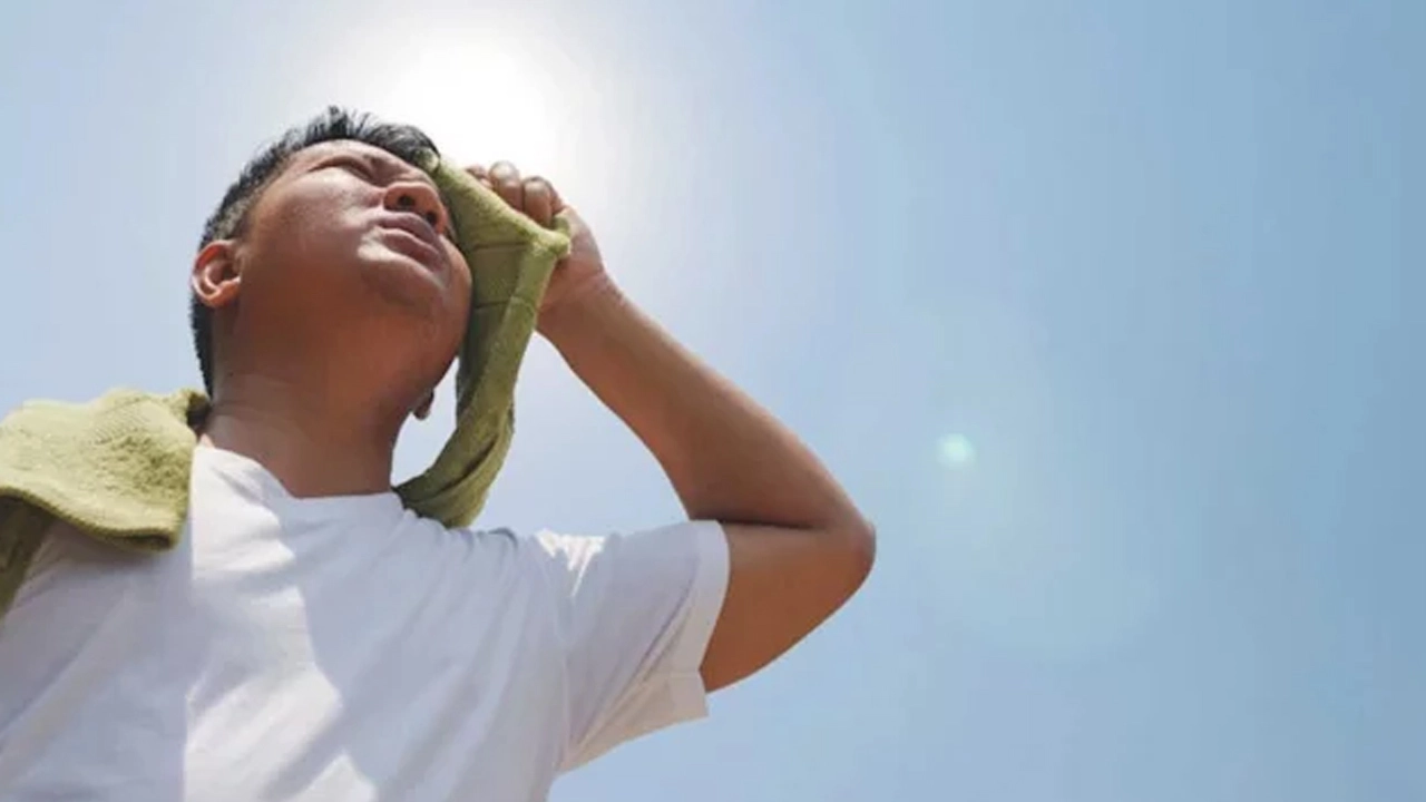 গরমে হিটস্ট্রোকে যে কাজগুলো করলে বিপদ বাড়বে