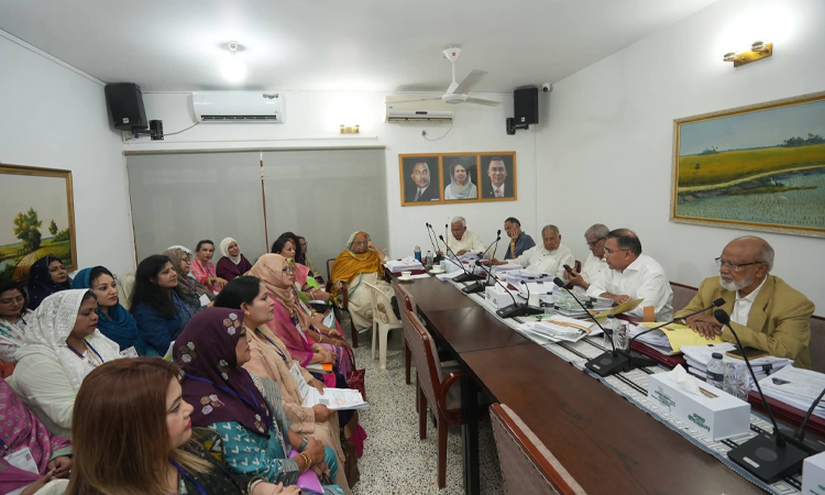 রাতে ৩টা পর্যন্ত দপ্তরিক কাজ করেছেন প্রধানমন্ত্রী তারেক রহমান