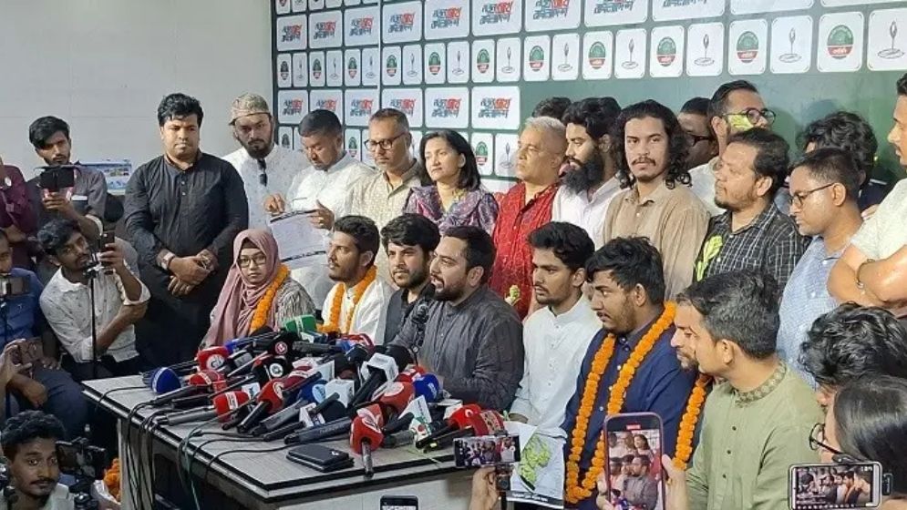 এনসিপিতে যোগদানে ছাত্রলীগের অতীত বাধা নয়: নাহিদ ইসলাম