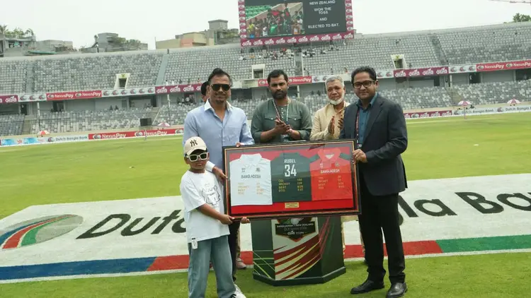 বিদায়ী সংবর্ধনায় আবেগপ্রবণ রুবেল হোসেন
