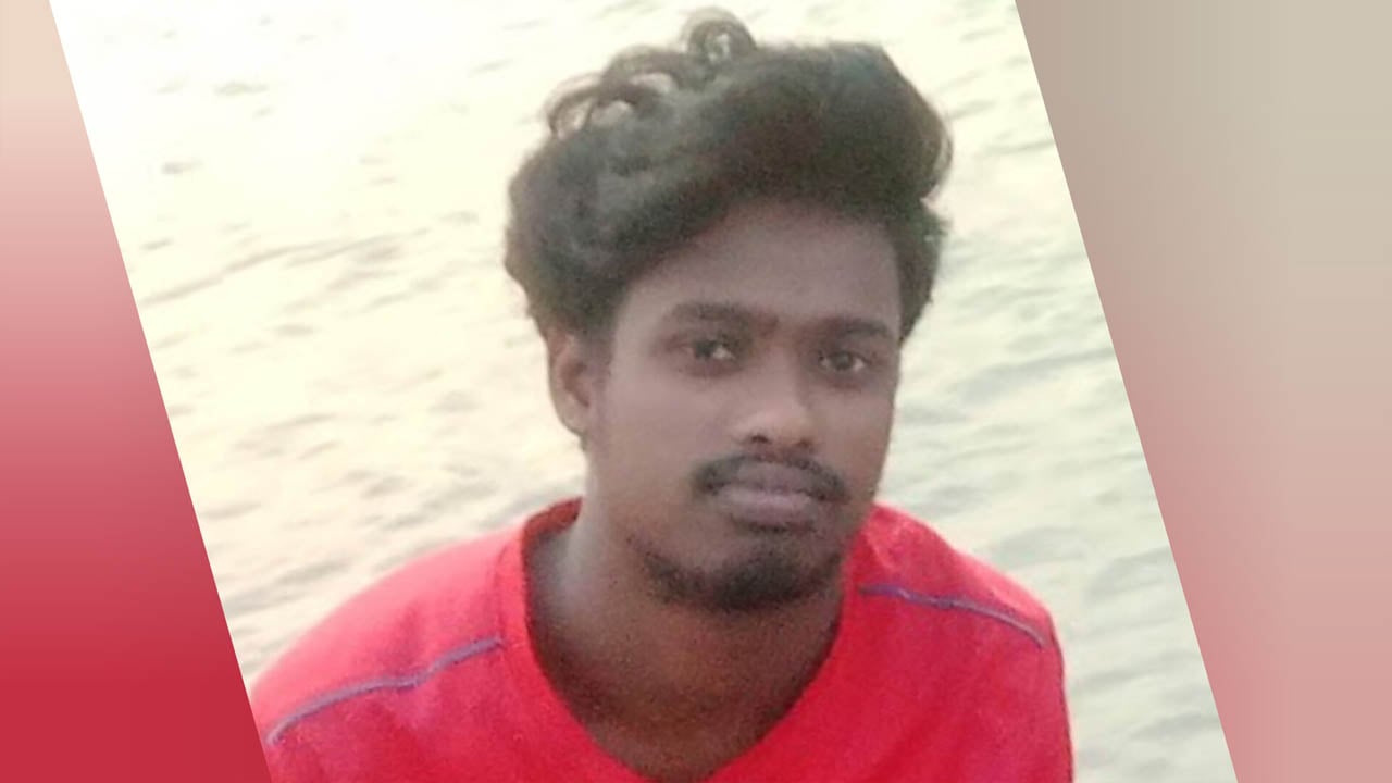 ফ্যানে সংযোগ দিতে গিয়ে যুবকের বিদ্যুৎস্পৃষ্ট মৃত্যু