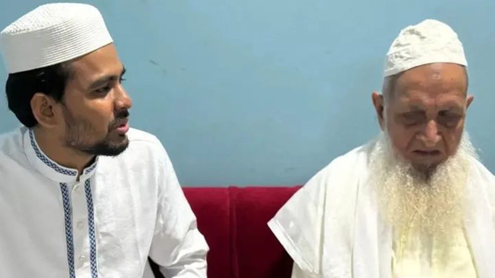 এনসিপি মুখপাত্রের সঙ্গে হেফাজত আমিরের সাক্ষাৎ