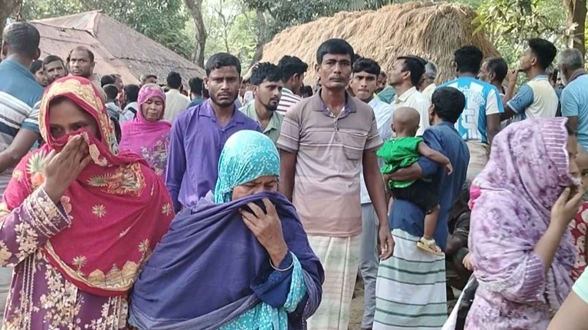 নওগাঁয় একই পরিবারের ৪ জনের মরদেহ উদ্ধার