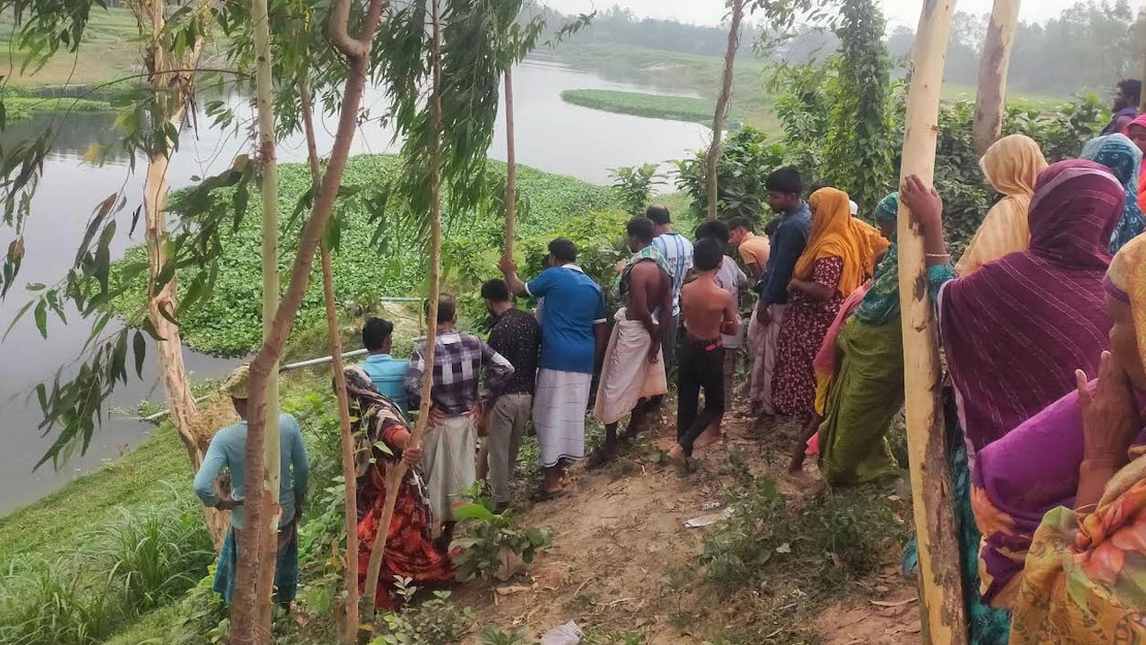 ফুলজোড় নদীর পাড়ে ভ্যানচালকের মরদেহ উদ্ধার