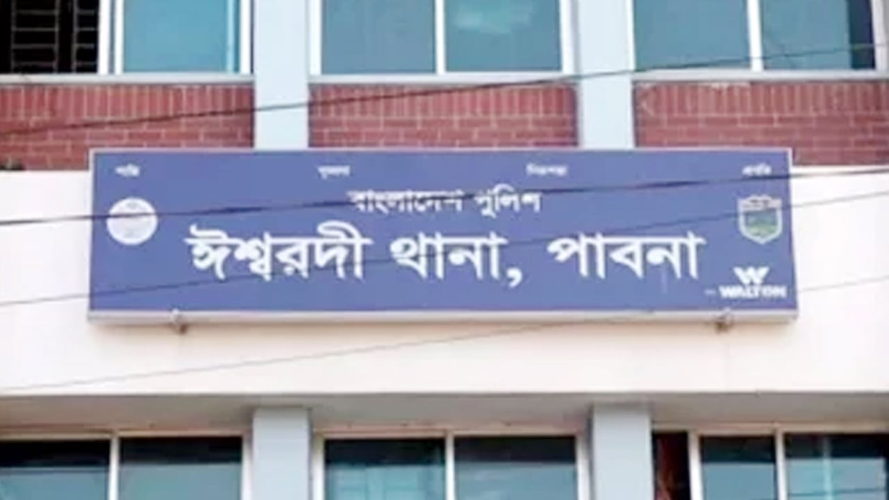 সিএনজির চাকায় ওড়না পেঁচিয়ে কলেজছাত্রীর মৃত্যু