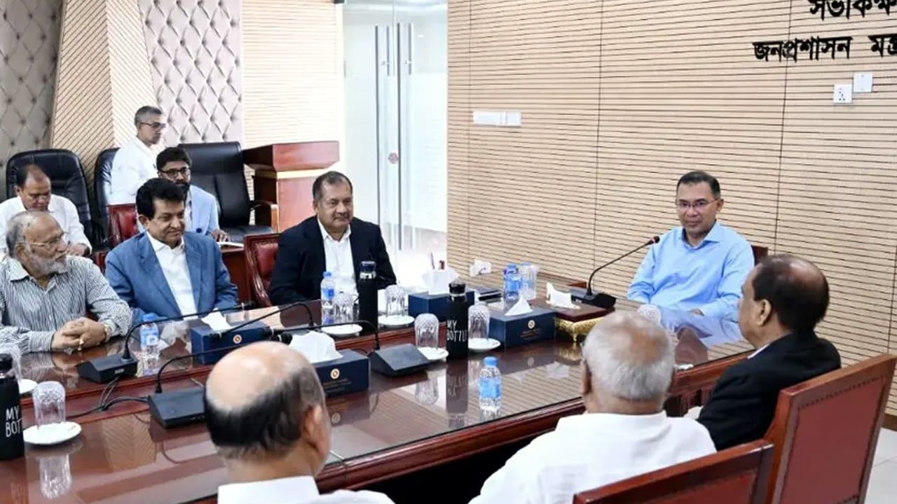 সরকার সংবাদপত্রের স্বাধীনতায় বিশ্বাসী