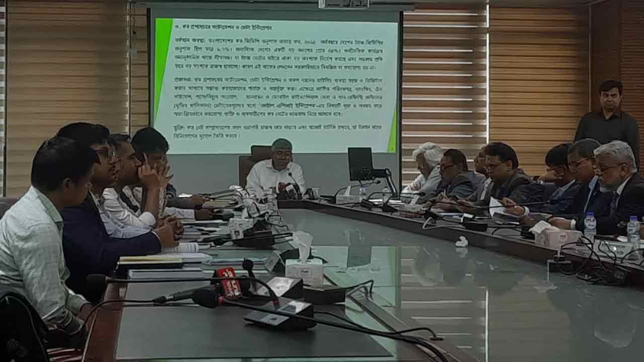 জ্বালানি সংকটের শঙ্কায় ক্রয়াদেশ স্থগিত করছেন বায়াররা