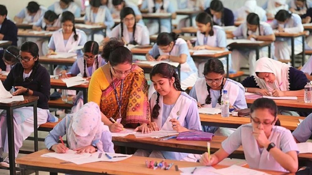 এসএসসি ও সমমান পরীক্ষায় দ্বিতীয় দিনে অনুপস্থিত ২৬ হাজারের বেশি